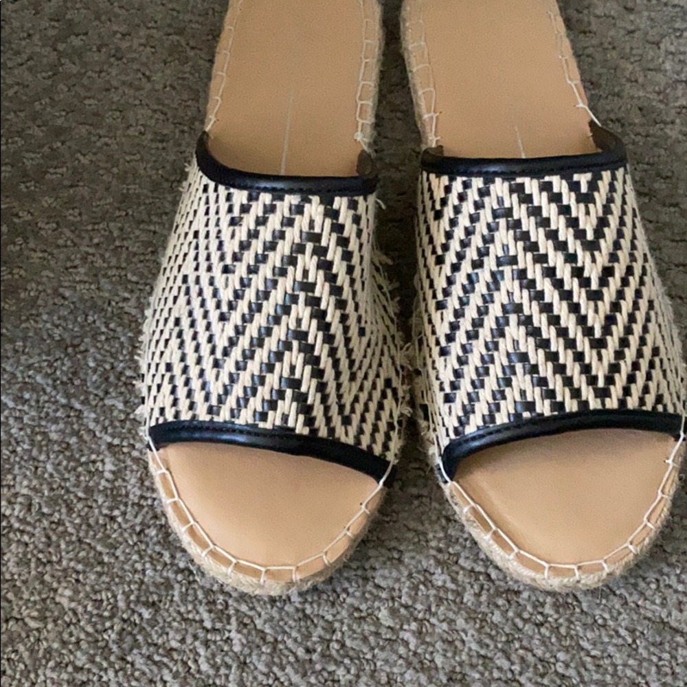 Sandals - Picture 3 of 4